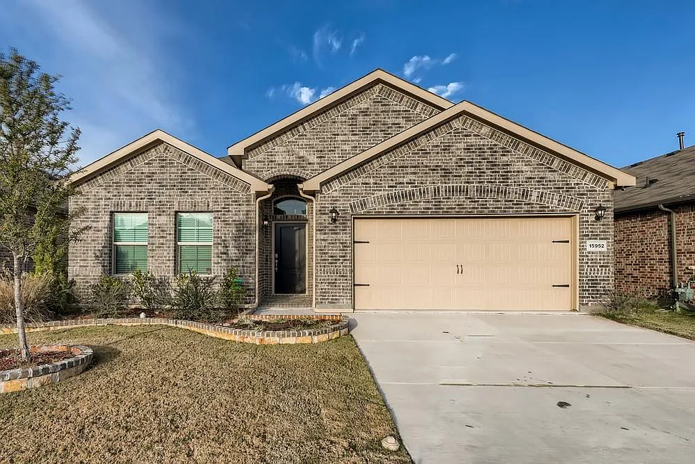 4 bed, 2103 sqft, $2,580 — Photo 1