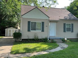 1902 Crestbrook Ln, Flint, MI 48507