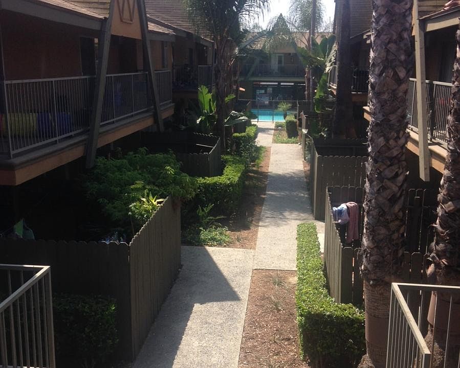 1st image of 9348 Somerset Blvd APT 20