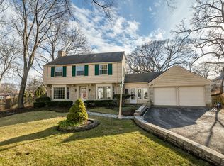 396 Kelling Ln, Glencoe, IL 60022