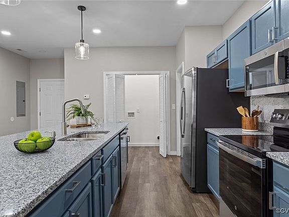 5th image of 204 Saint Matthews St