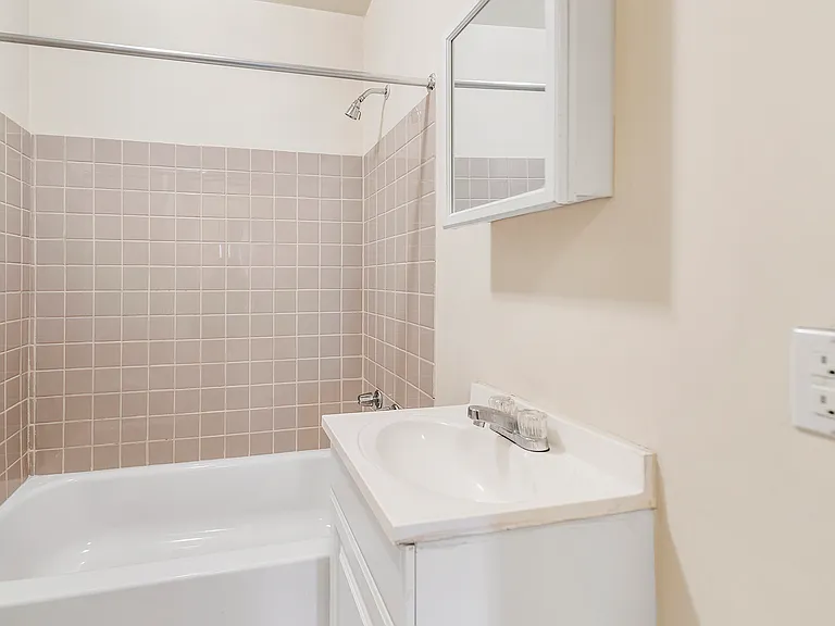 1933 Christian St #24 — Photo 2