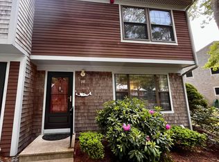 195 Falmouth Rd APT 3F, Mashpee, MA 02649