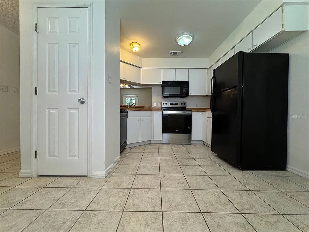 3 bed, 2.0 bath, 1041 sqft, $1,475 — Photo 4