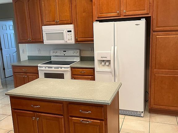 4th image of 3926 Kiawa Dr