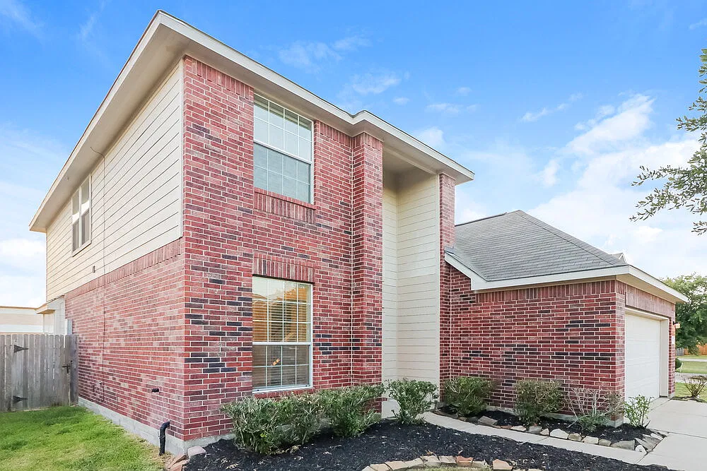 4 bed, 2.5 bath, 2194 sqft, $2,580 — Photo 4
