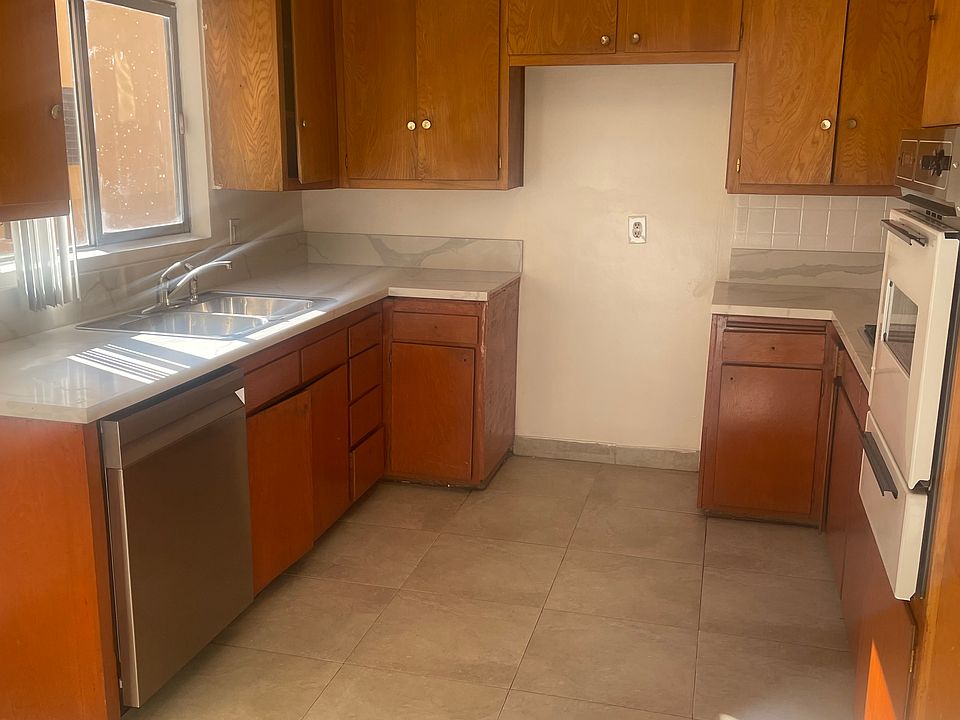 1st image of 6320 Whitsett Ave #3