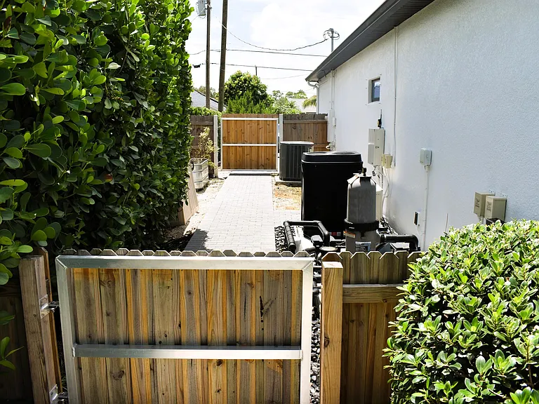 1217 SW Marmore Ave — Photo 26
