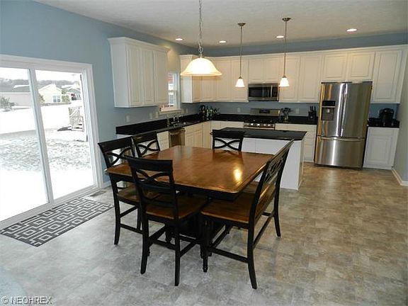 4th image of 6991 Meadow Lakes Blvd