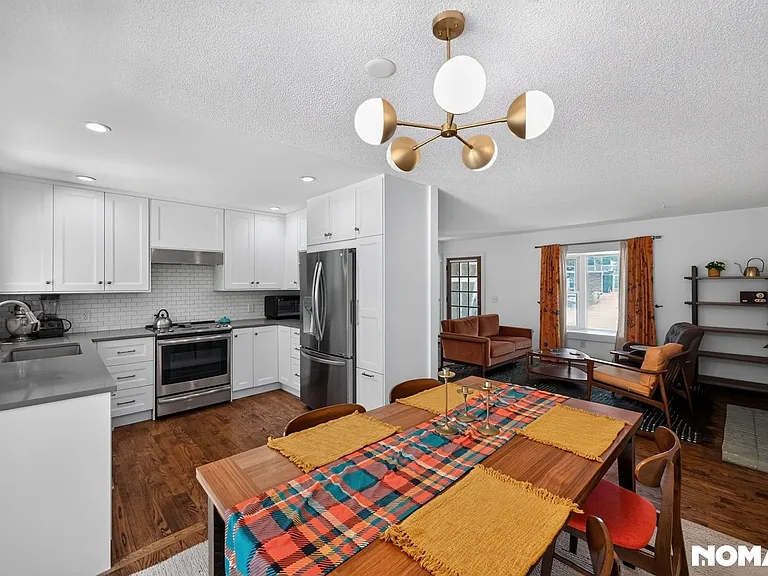 15652 E Jefferson Ave — Photo 25