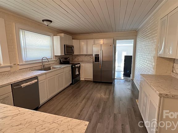 3rd image of 7077 Long Island Rd