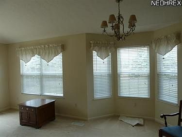 5th image of 758 Lakeside Dr