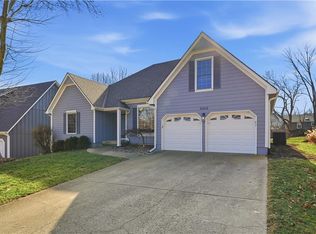 8362 Oakview Cir, Lenexa, KS 66215