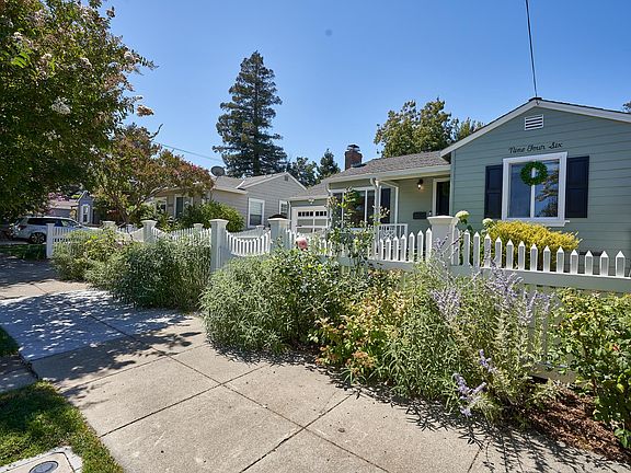 5th image of 946 King St