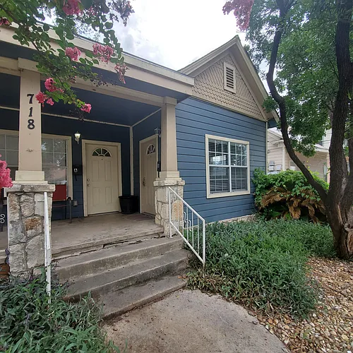 718 Marshall St #A Photo 1