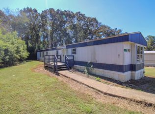 210 Cameron Cir, Muscle Shoals, AL 35661