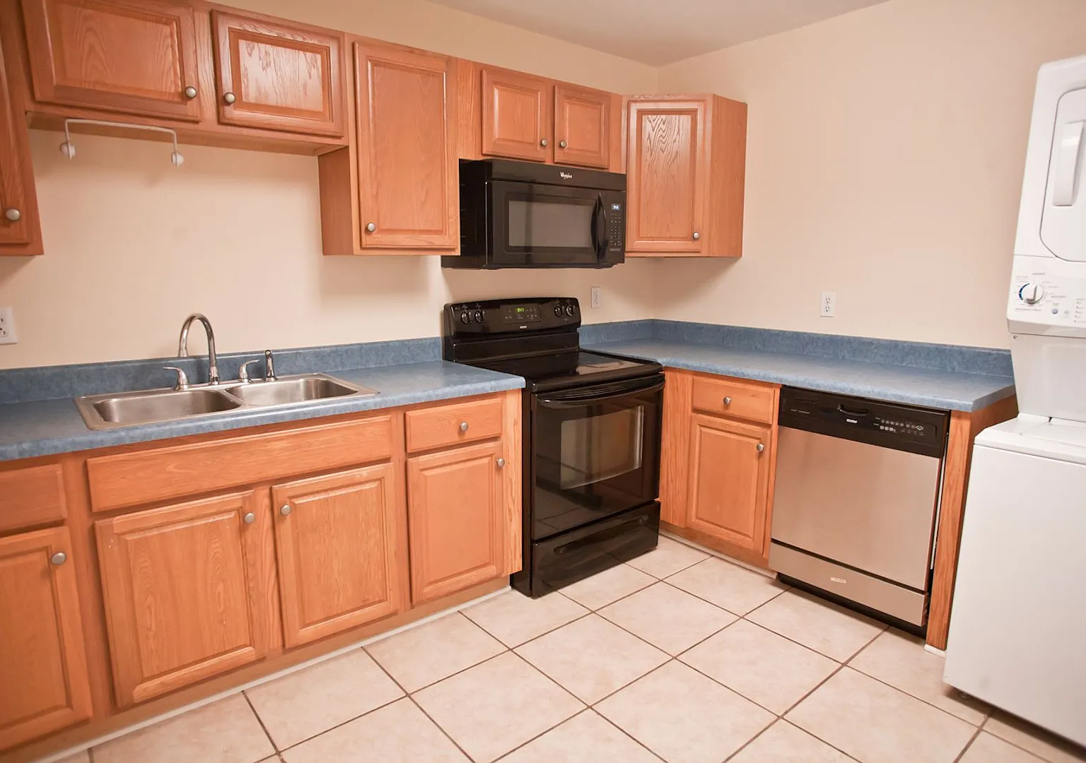 611 Hillsborough Street — Photo 2
