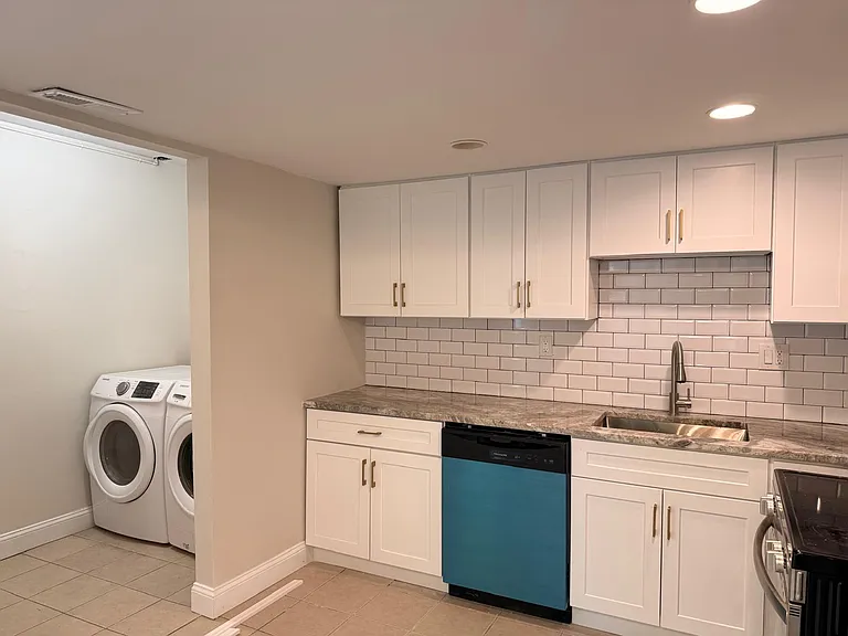 711 Myrtle Ave — Photo 14