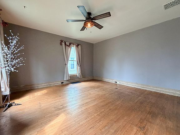 5th image of 205 Clayton St