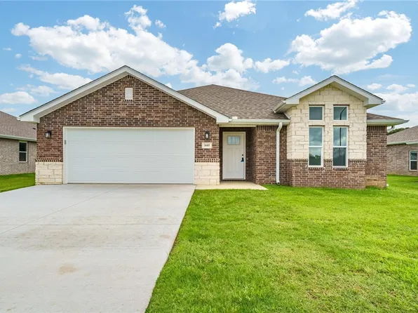 3605 N J R Martin Dr, Siloam Springs, AR 72761