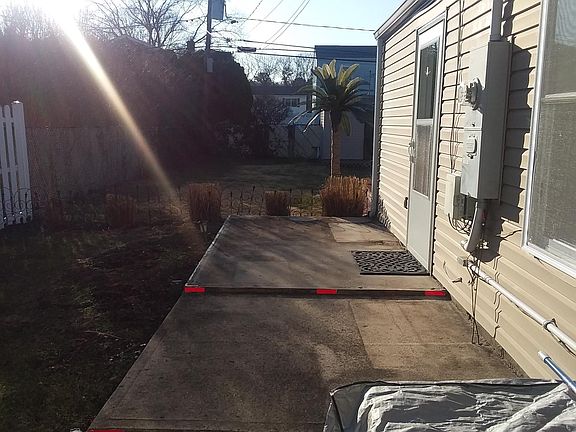 Separate Private Entrance to Apartment