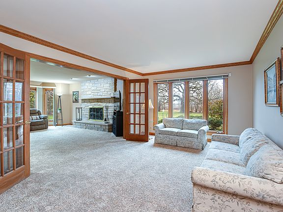 5th image of 29W220 Oak Knoll Rd