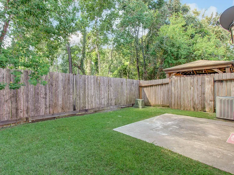 743 Hallsleigh Ln — Photo 39