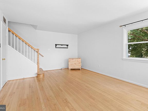 3rd image of 6934 Westhampton Dr