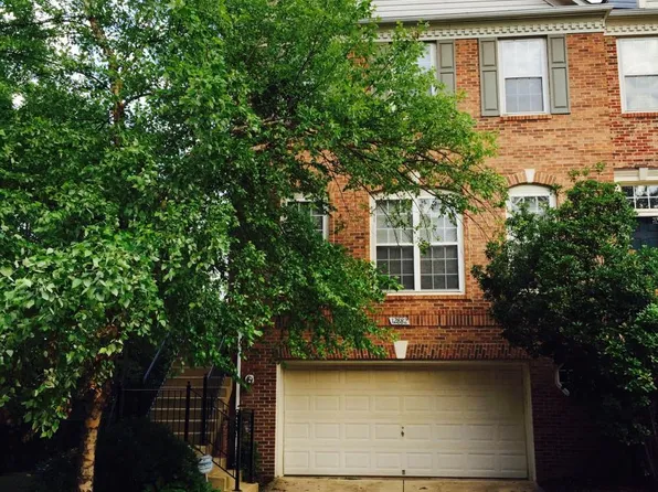 12882 Fair Valley Ct, Fairfax, VA 22033