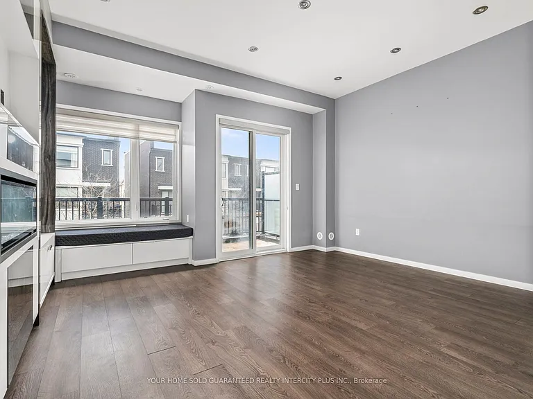 3910 Major Mackenzie Dr — Photo 14