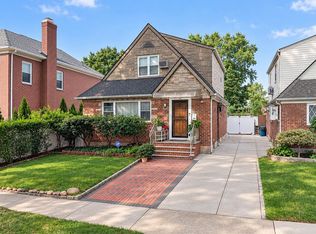 58-07 210th St, Bayside, NY 11364