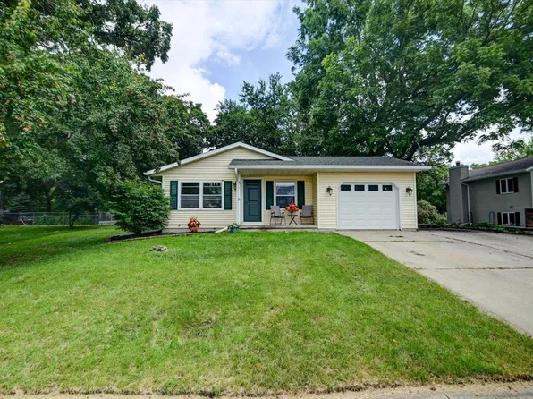 328 North Rutland Avenue, Brooklyn, WI 53521