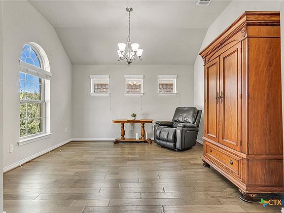 5th image of 120 Shirley Dr