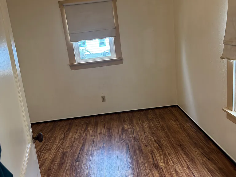 1130 Ellinor Ave — Photo 6