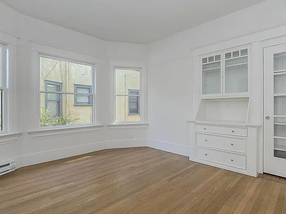 3rd image of 818 Cowper St #3