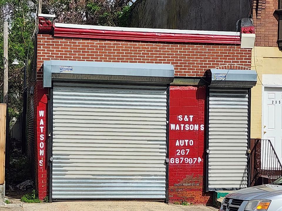 2nd image of 2353 N 16th St