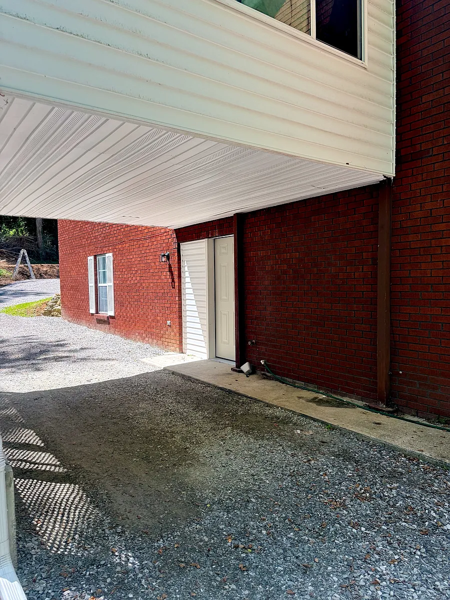 Building Photo - 101 Loveless Ln #1