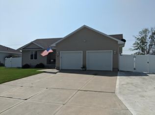 4115 Prairie Ridge Ln, Grand Island, NE 68803