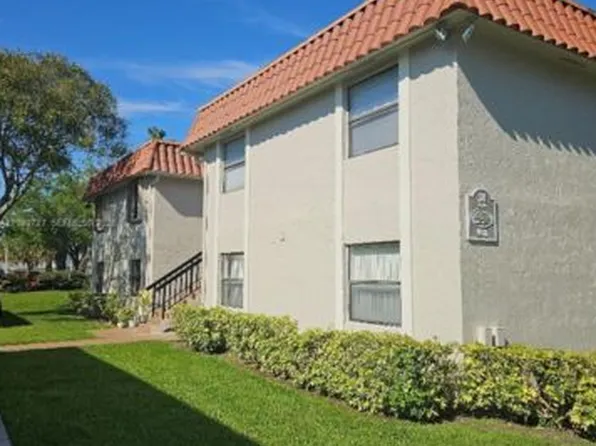 9716 Hammocks Blvd APT 201, Miami, FL 33196