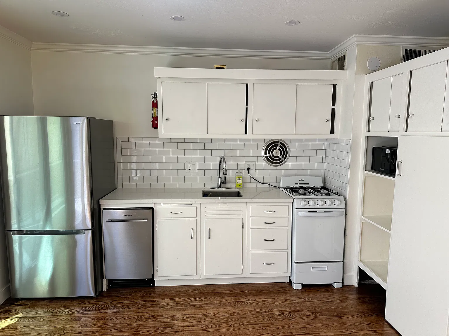 1 bed, 575 sqft, $2,195 — Photo 4