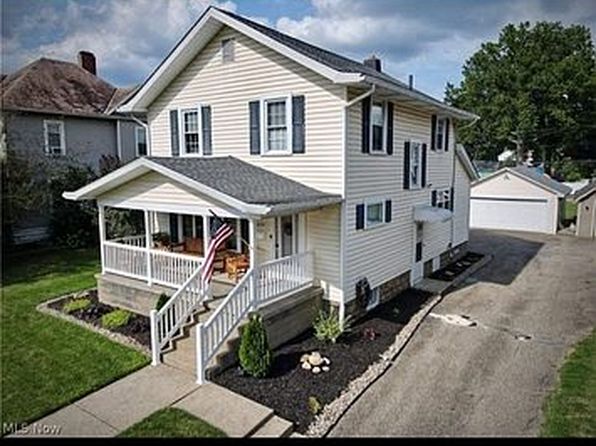 1009 N Walnut St
