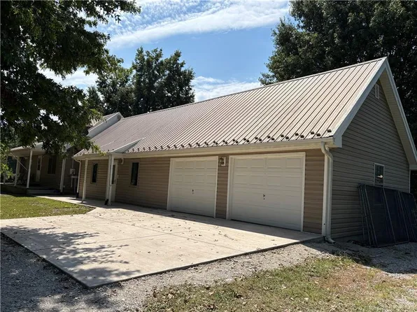 16614 S Hadsell Rd, Pleasant Hill, MO 64080