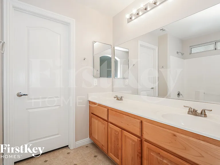 705 Picasso Picture Ct — Photo 14