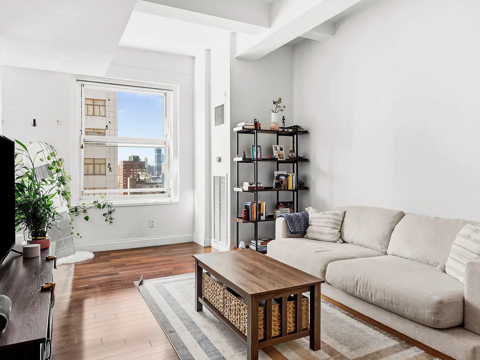 88 Greenwich Street — Photo 1