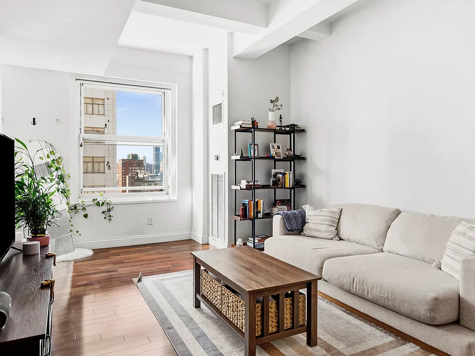 88 Greenwich St #2006