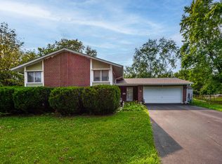 2720 Stonewall Ave, Woodridge, IL 60517