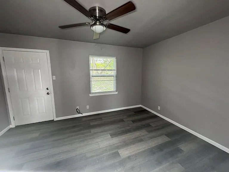2834 Cedar Cir #4 — Photo 10
