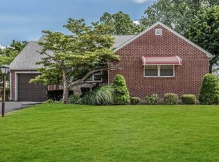 301 Jerusalem Ave, Hicksville, NY 11801
