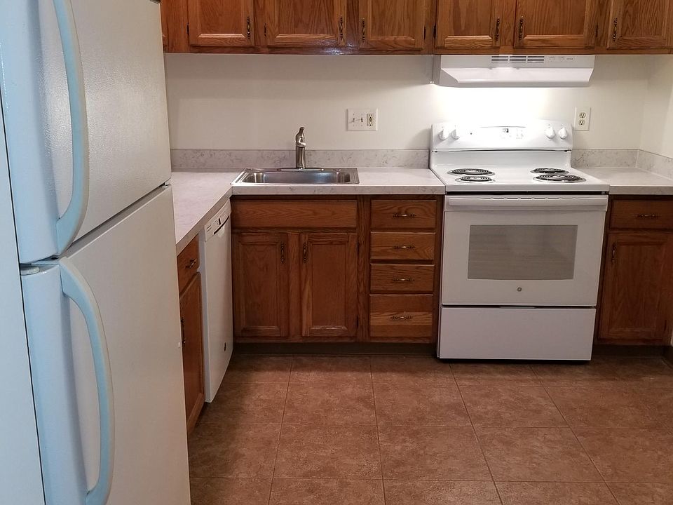 2nd image of 13 Muirfield Dr