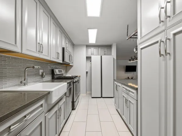 803 W 23rd Pl, Kennewick, WA 99337